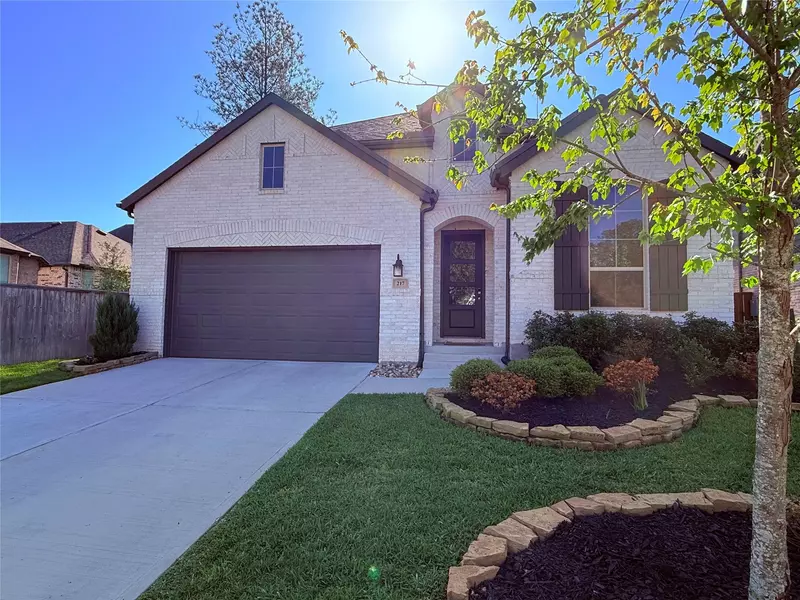 217 Sky Top DR, Montgomery, TX 77316