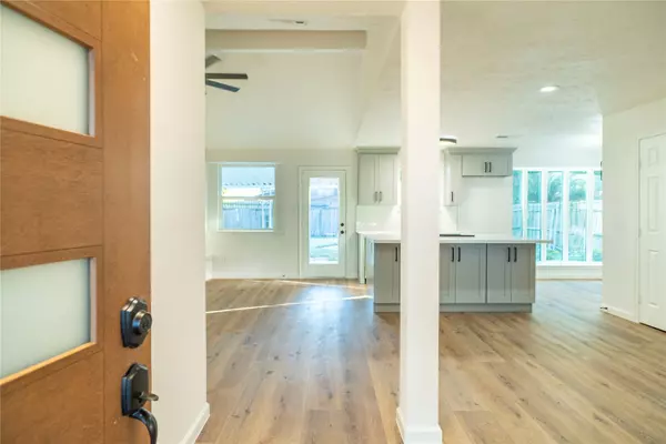 Houston, TX 77072,10907 Sharpview DR