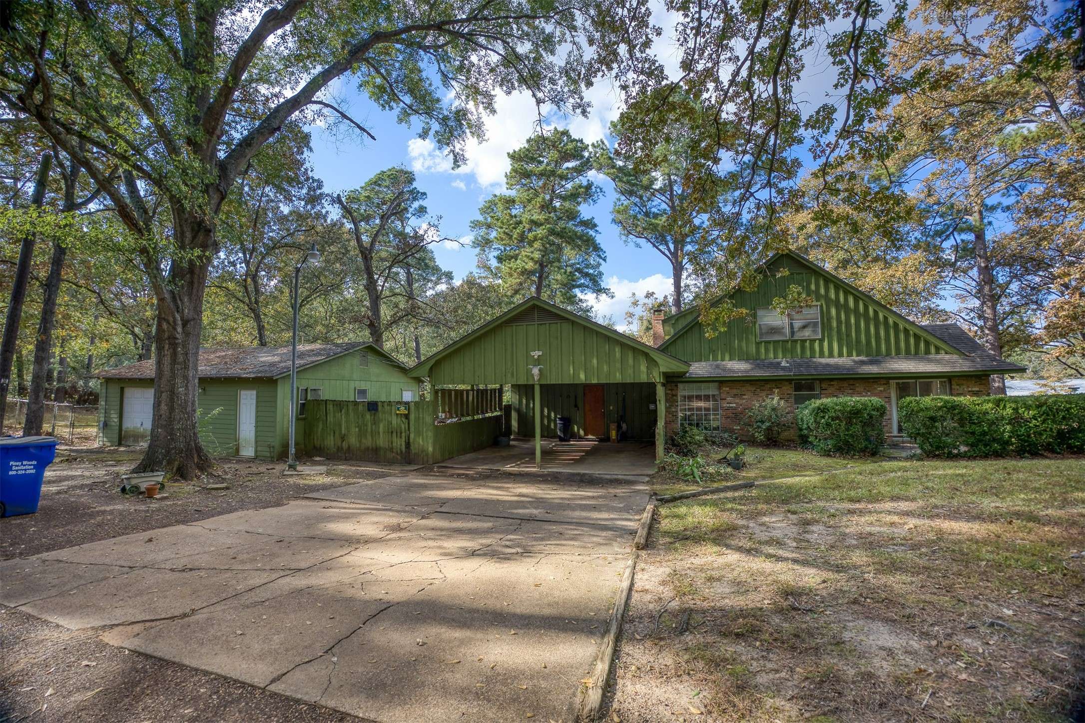 408 Robinhood CIR, Crockett, TX 75835