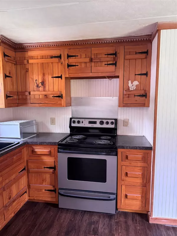 28 E Whippoorwill LN, Trinity, TX 75862