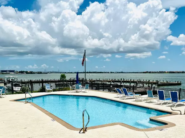 Seabrook, TX 77586,307 Yacht Club LN