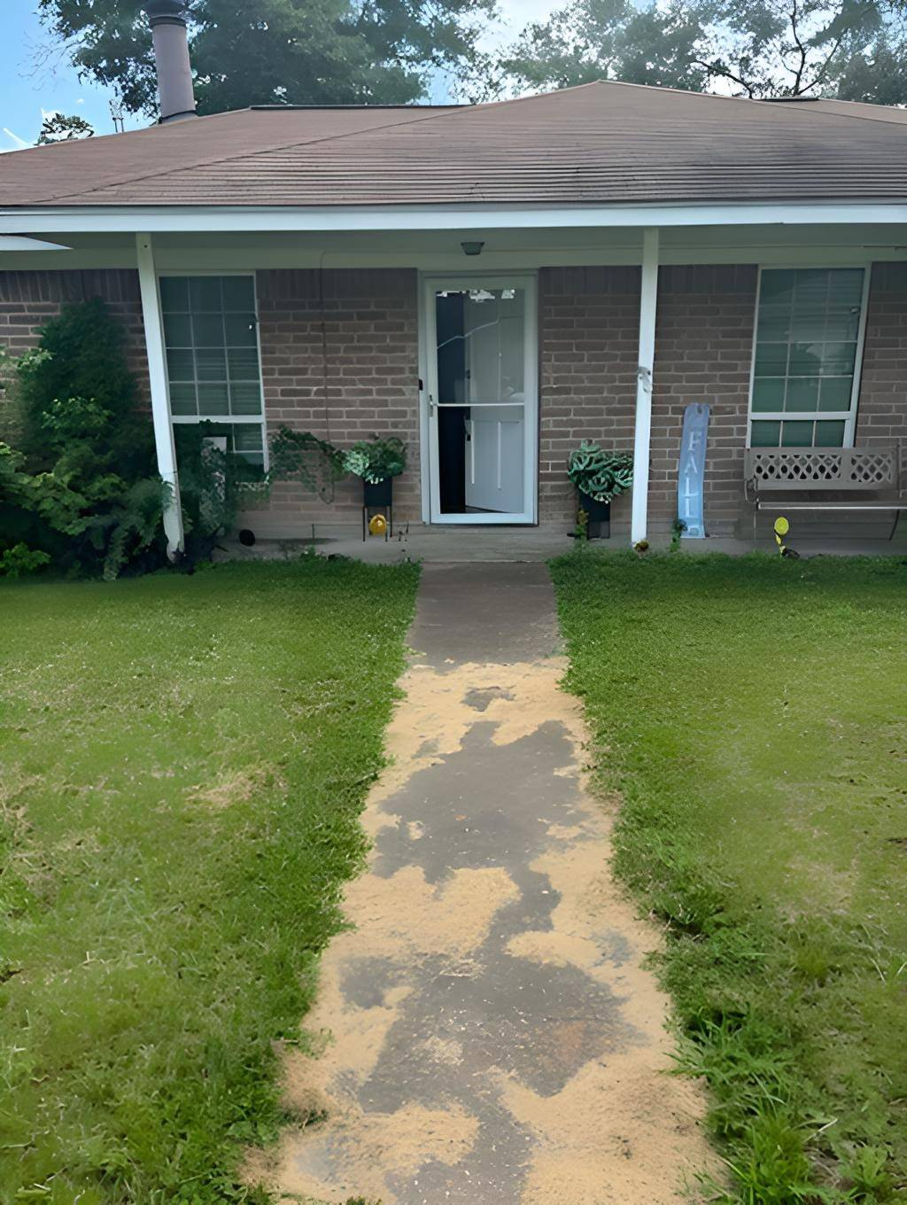 1914 Woodway DR, Woodbranch, TX 77357