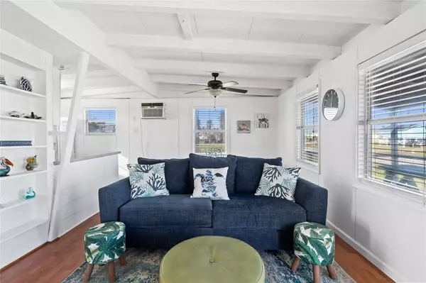 Freeport, TX 77541,512 Surf DR