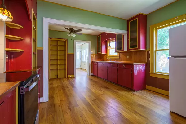 Sealy, TX 77474,918 N Meyer St