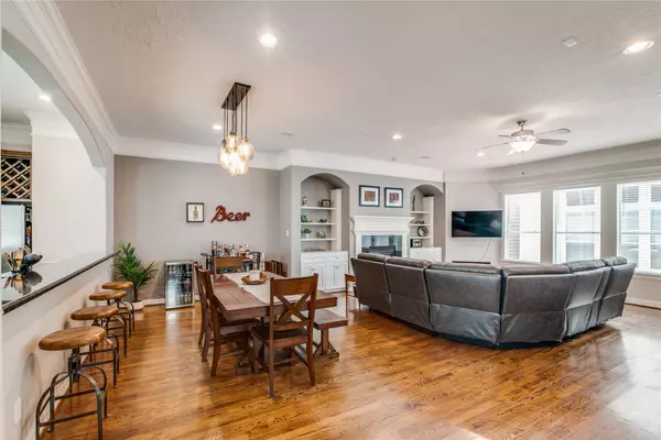 Houston, TX 77008,944 W 22nd ST