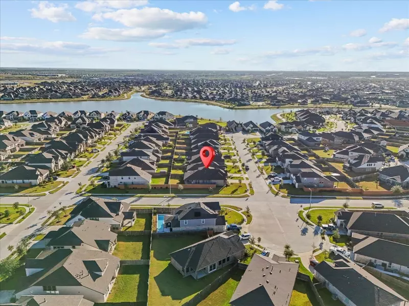 13026 Oleander Bay LN, Texas City, TX 77568