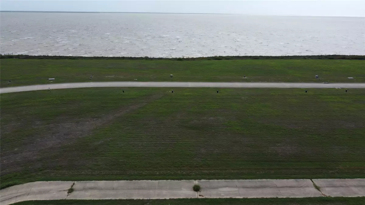 Palacios, TX 77465,3056 Palacios Bay DR