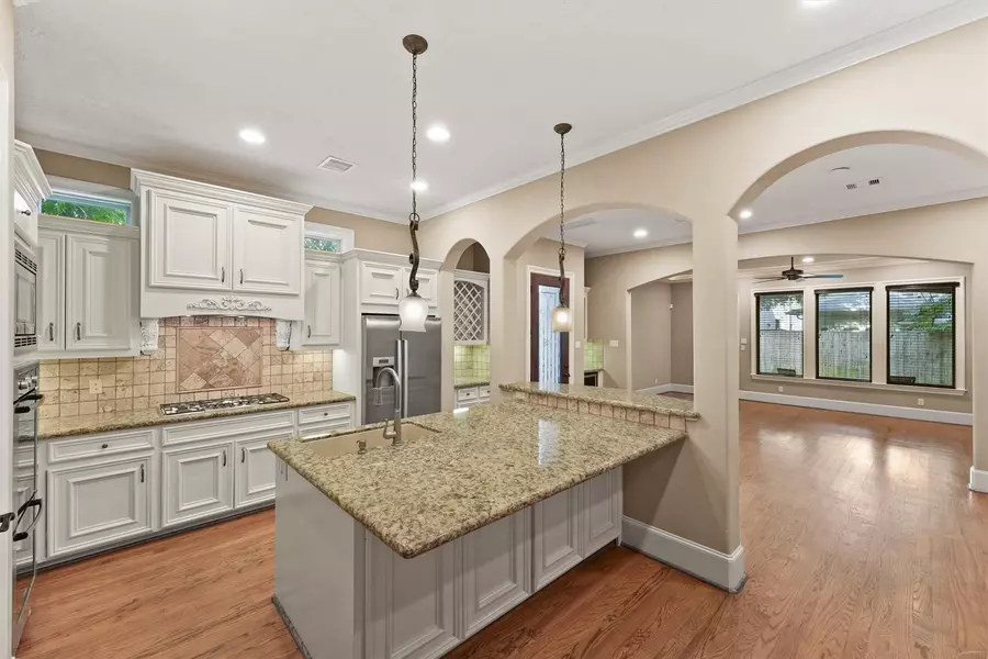 1215 Malone ST, Houston, TX 77007