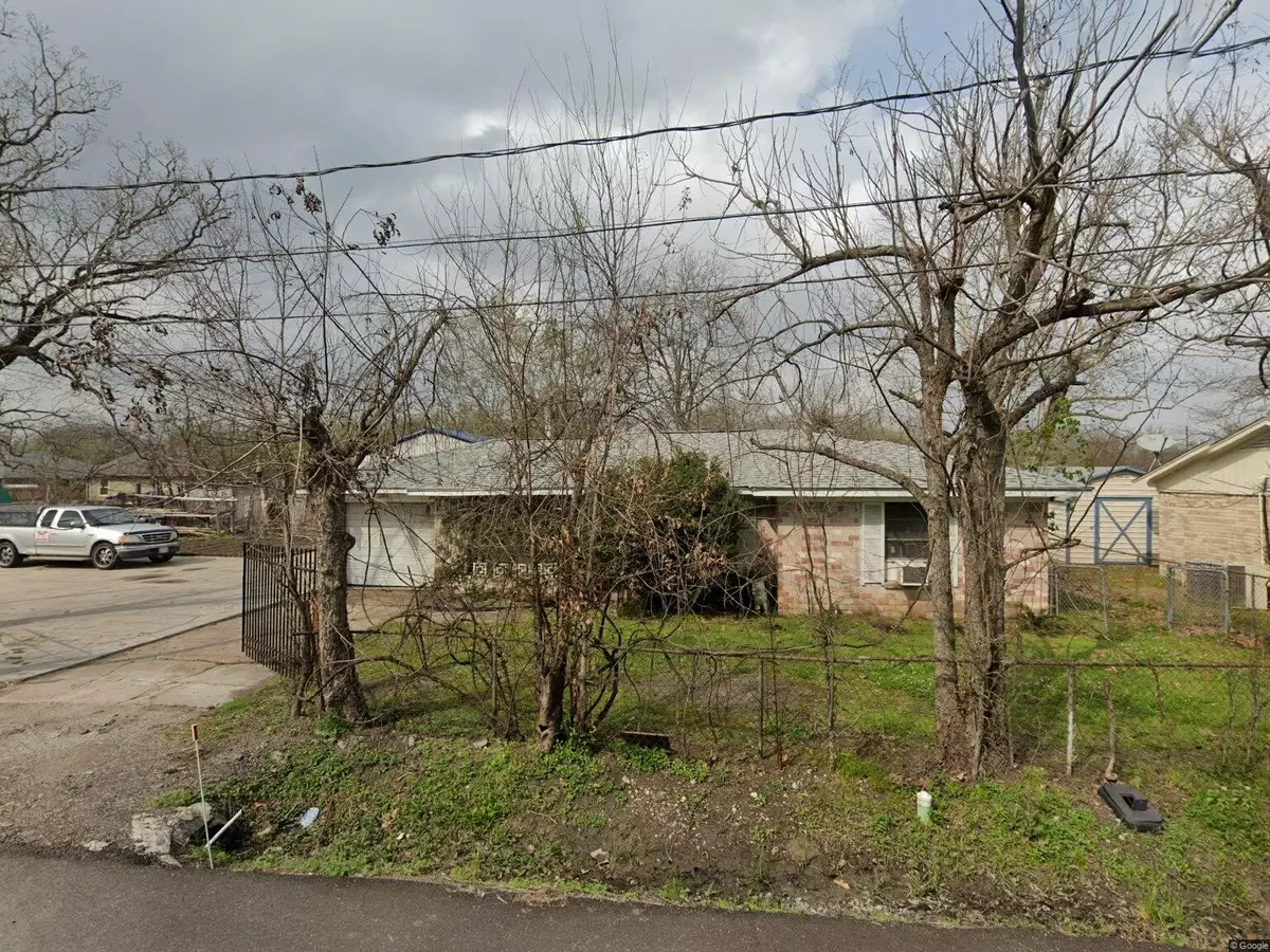 Baytown, TX 77521,2405 Short ST