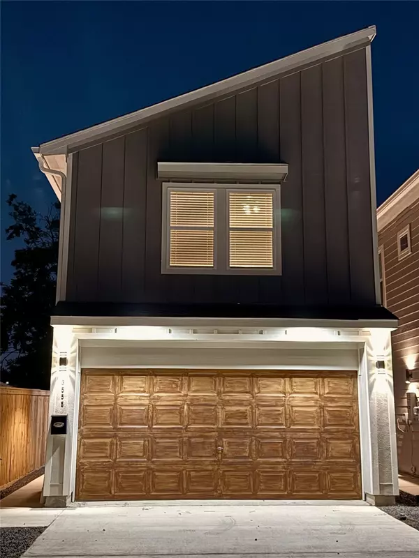 3555 Noah ST, Houston, TX 77021