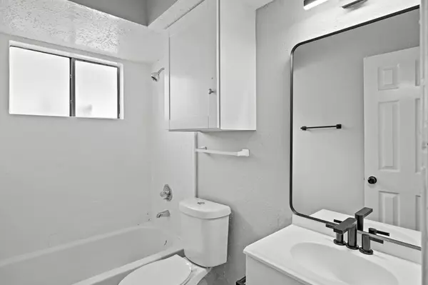 Houston, TX 77083,7215 Trogon LN