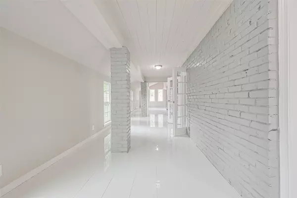 Houston, TX 77070,10815 Creektree DR