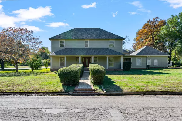 141 S Grace ST, Crockett, TX 75835