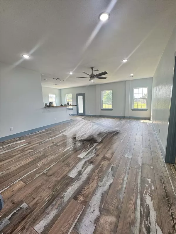 Beasley, TX 77417,119 N 8th ST