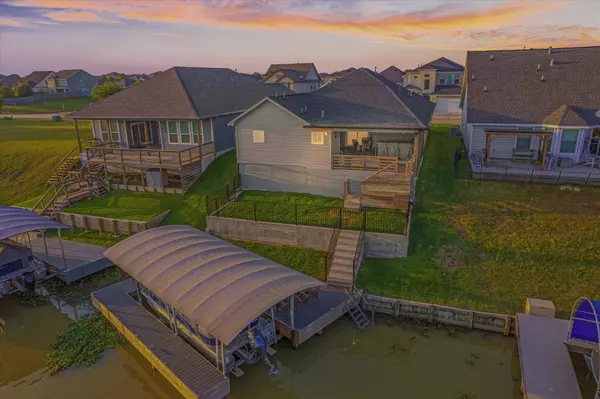 10737 S lake mist LN, Willis, TX 77318