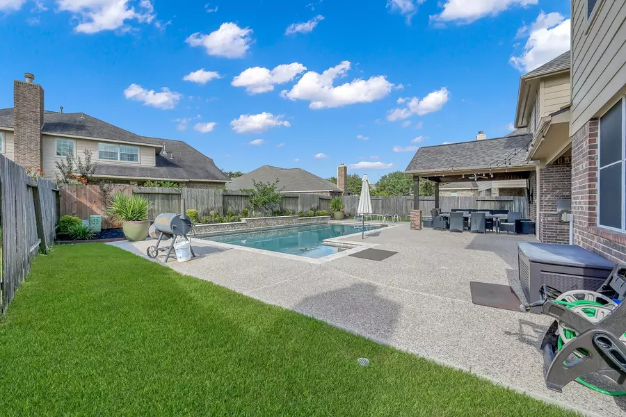 11027 Hilltop Park LN, Cypress, TX 77433