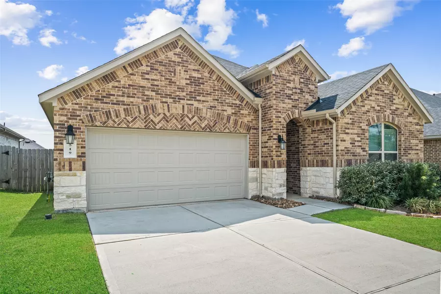 519 Newcomb Hollow DR, Conroe, TX 77304