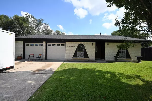 4335 Yosemite DR, Pasadena, TX 77504