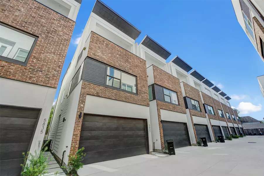 5837 Dolores ST, Houston, TX 77057