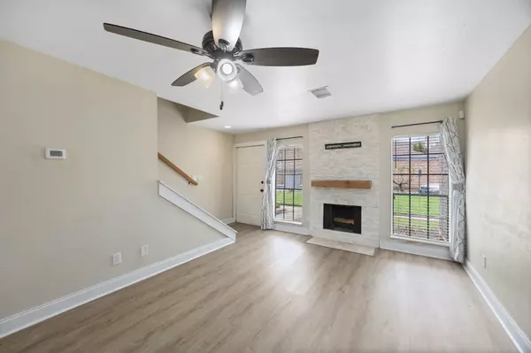 Houston, TX 77036,9901 Sharpcrest ST #F3