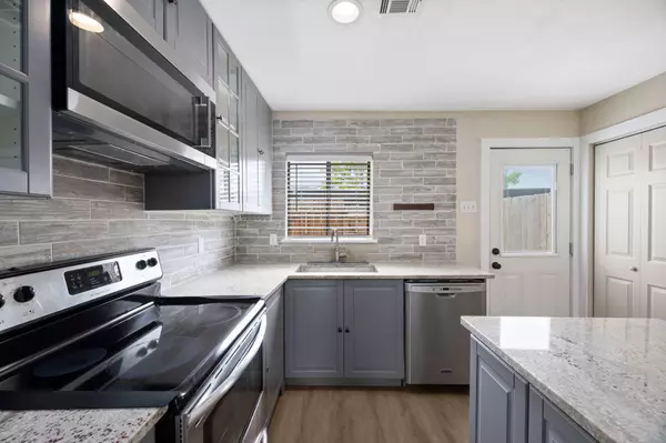 9901 Sharpcrest ST #F3, Houston, TX 77036