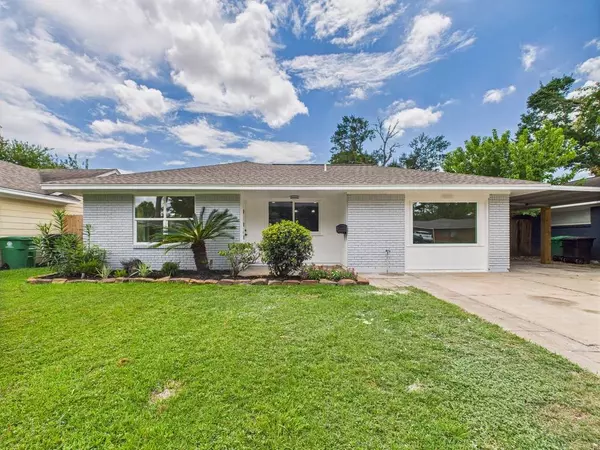 Houston, TX 77092,5025 De Milo DR