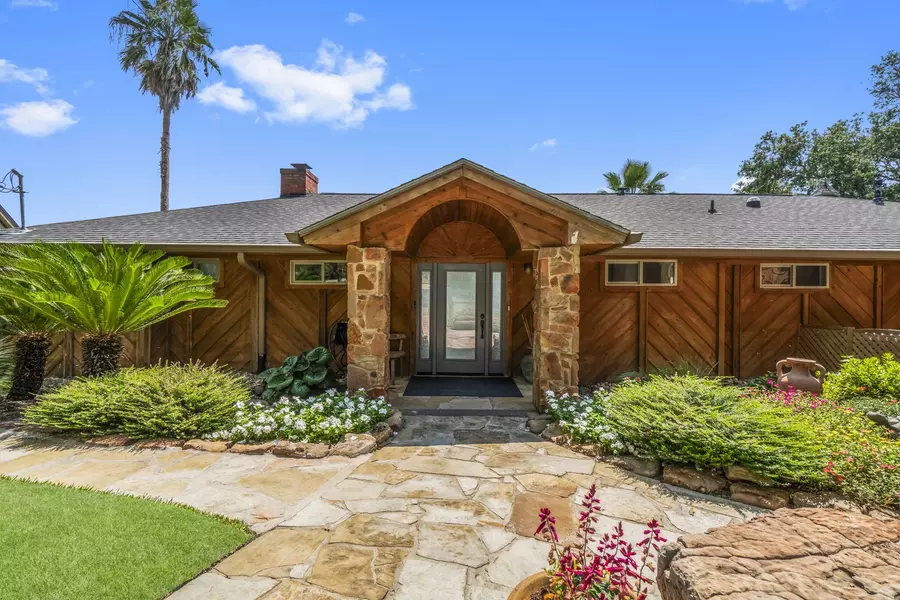 155 Greenbriar DR, Livingston, TX 77351