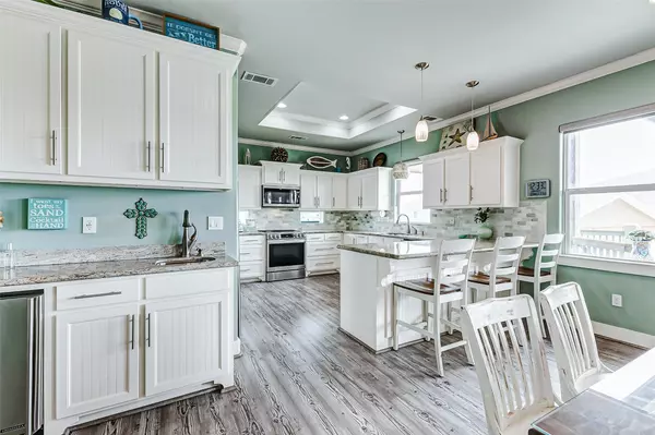 Crystal Beach, TX 77650,950 Seadrift DR