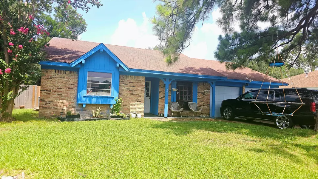 6011 Knotty Wood DR, Houston, TX 77092
