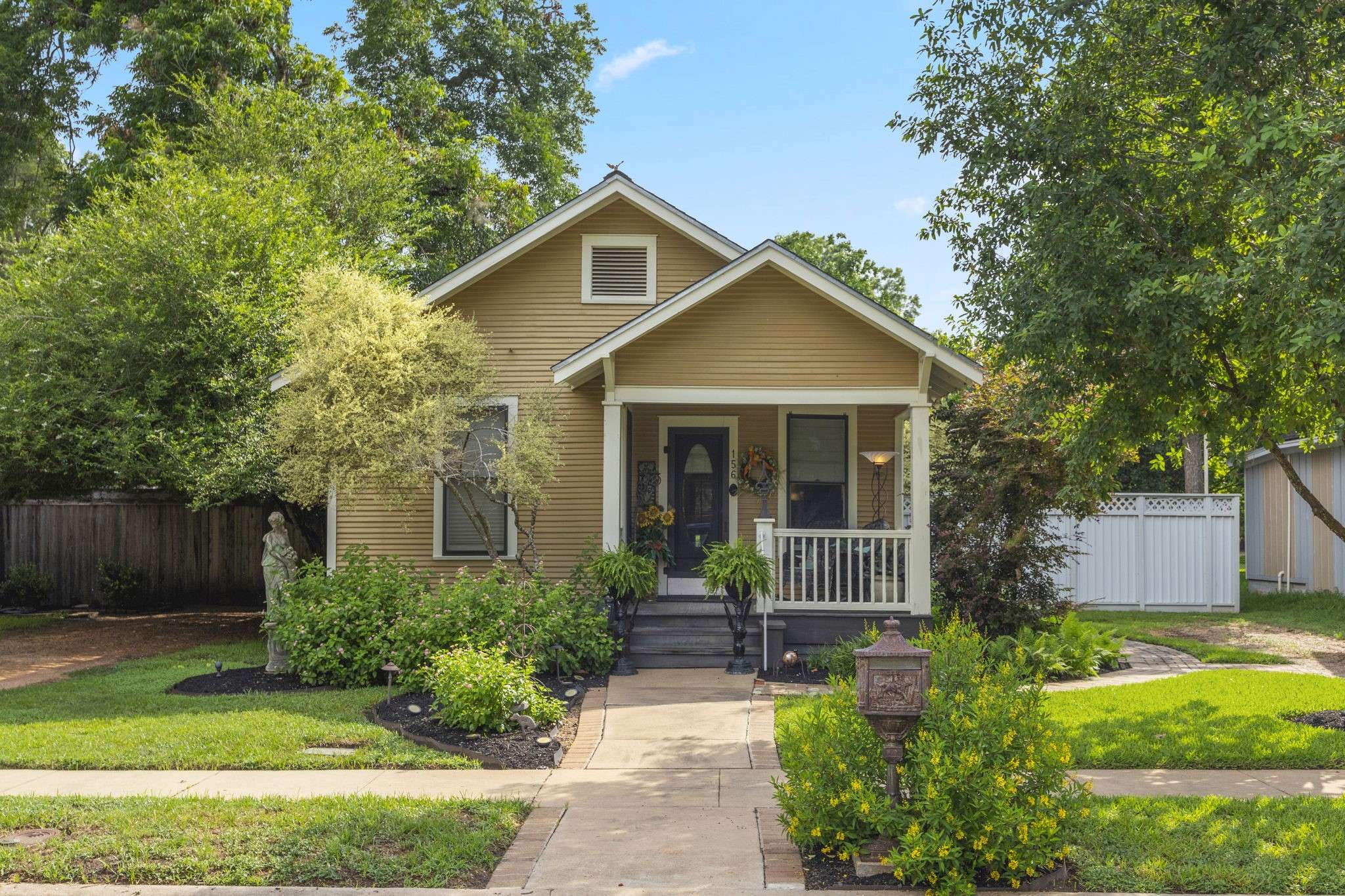 156 2nd AVE,  Columbus,  TX 78934