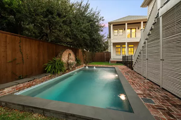 Houston, TX 77008,401 W 21st ST