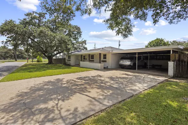 Silsbee, TX 77656,103 Britton DR