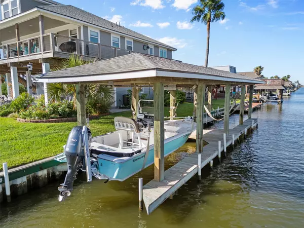 Bayou Vista, TX 77563,160 Tarpon ST