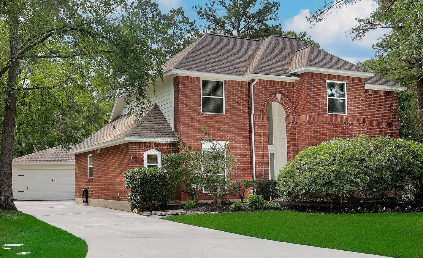 18 Heathstone PL,  The Woodlands,  TX 77381