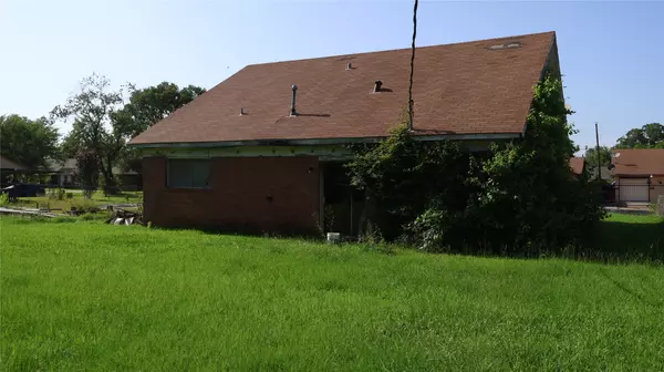 Houston, TX 77049,17202 Woodburn DR