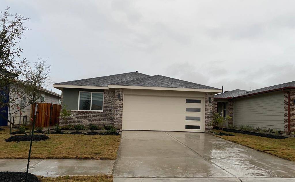 2824 Gunnersbury DR, Houston, TX 77047