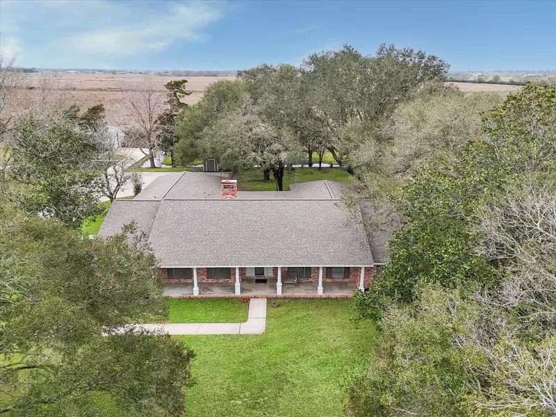 110 County Road 601, Dayton, TX 77535