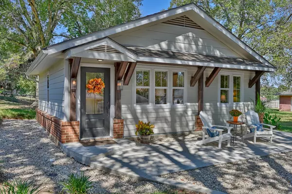 Brenham, TX 77833,101 E Bryan ST