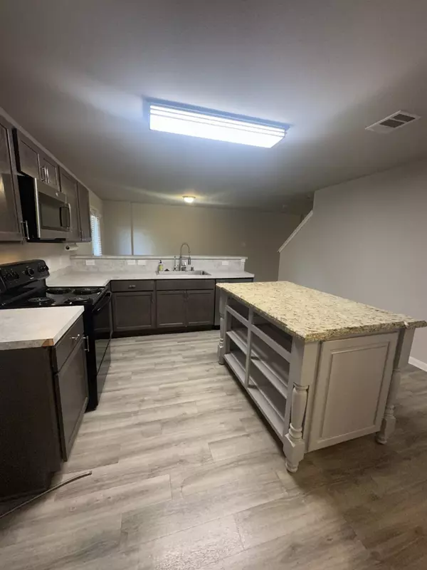 Hempstead, TX 77445,2146 10th