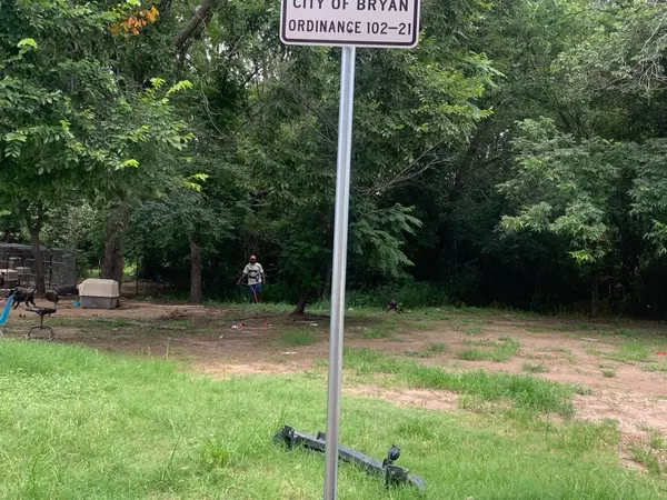 1004 Dale ST, Bryan, TX 77803