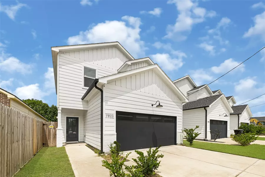 7903 James Franklin ST, Houston, TX 77088