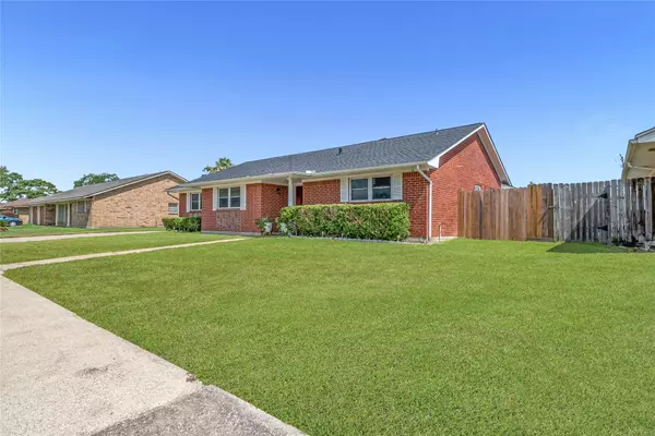 Baytown, TX 77521,802 Birdsong DR