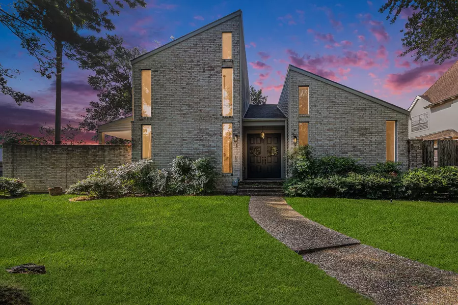 4334 Lake Grove DR, Seabrook, TX 77586