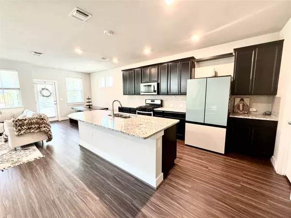 Austin, TX 78744,7103 Silver Star LN #60