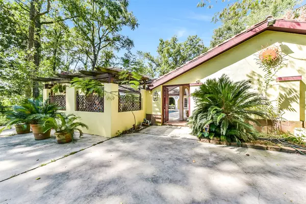 Conroe, TX 77302,716 Evergreen LN