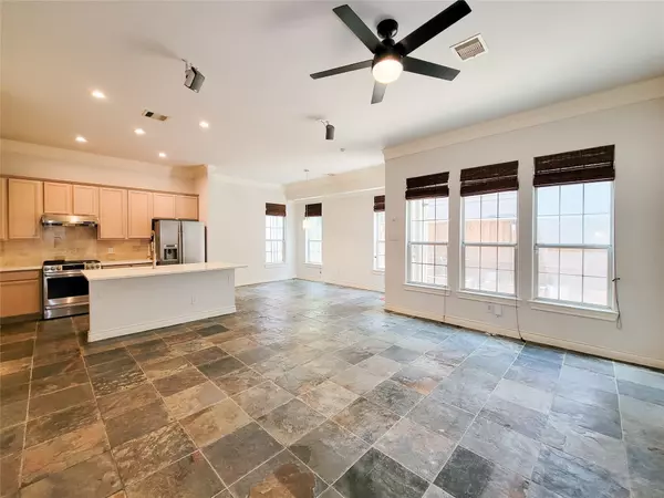 Houston, TX 77020,2911 Clinton DR