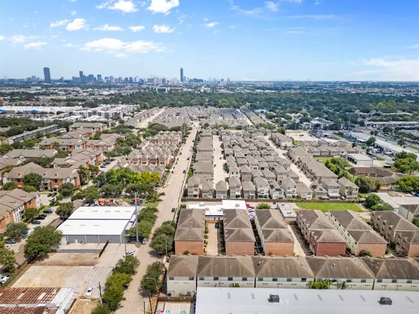 Houston, TX 77063,8715 Meadowcroft DR #201