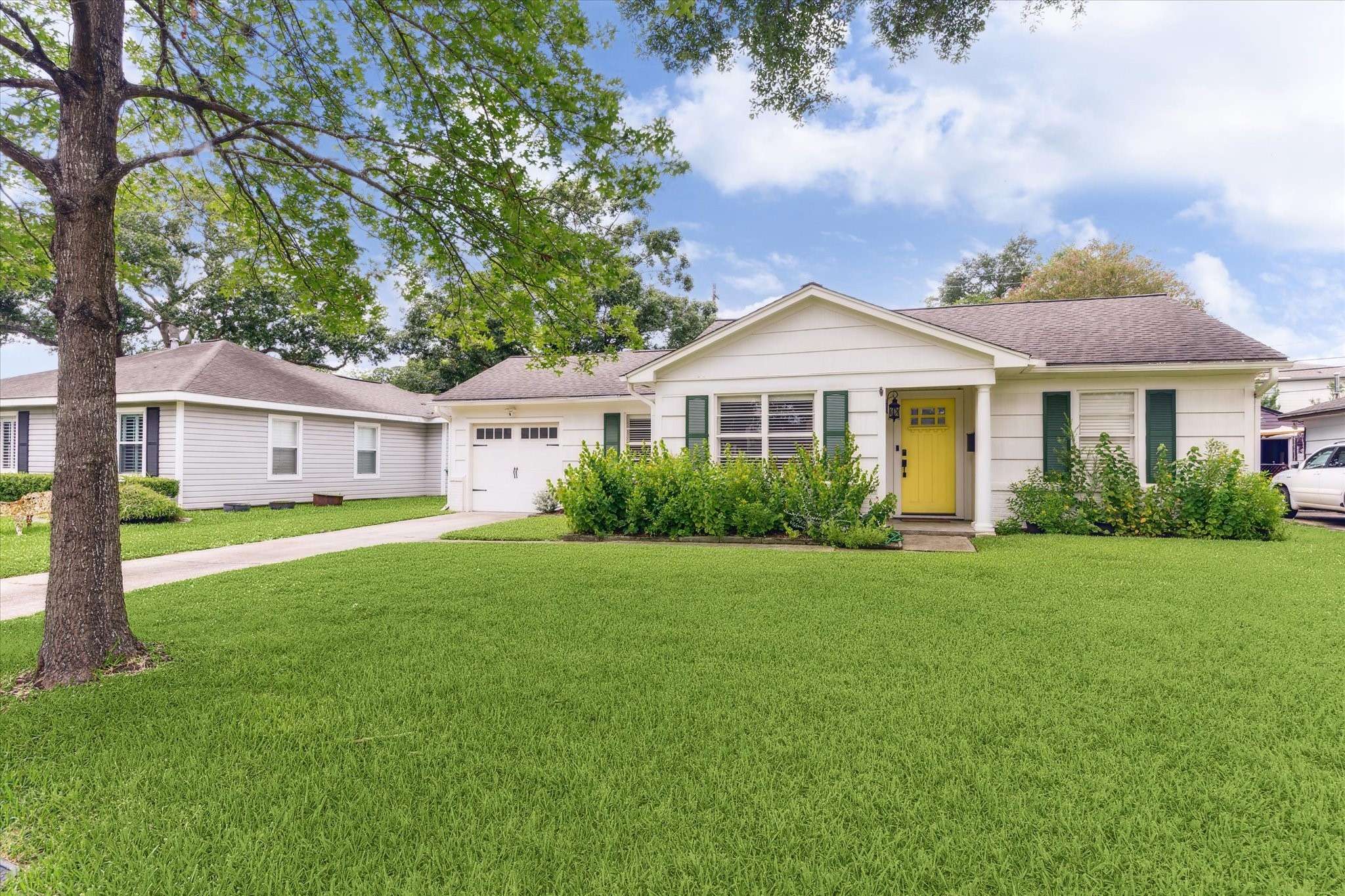 1710 Gardenia DR, Houston, TX 77018
