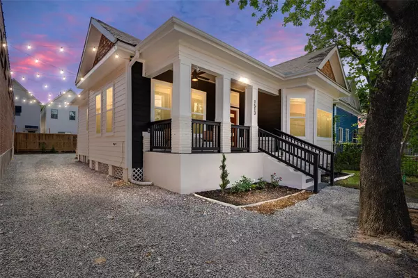 1513 Gentry St ST, Houston, TX 77009