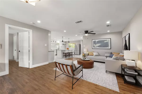 Bellville, TX 77418,415 N Baron ST